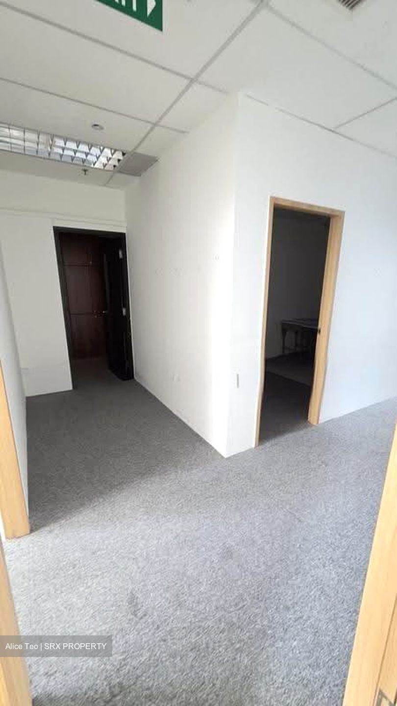 Parkway Centre (D15), Office #615695061